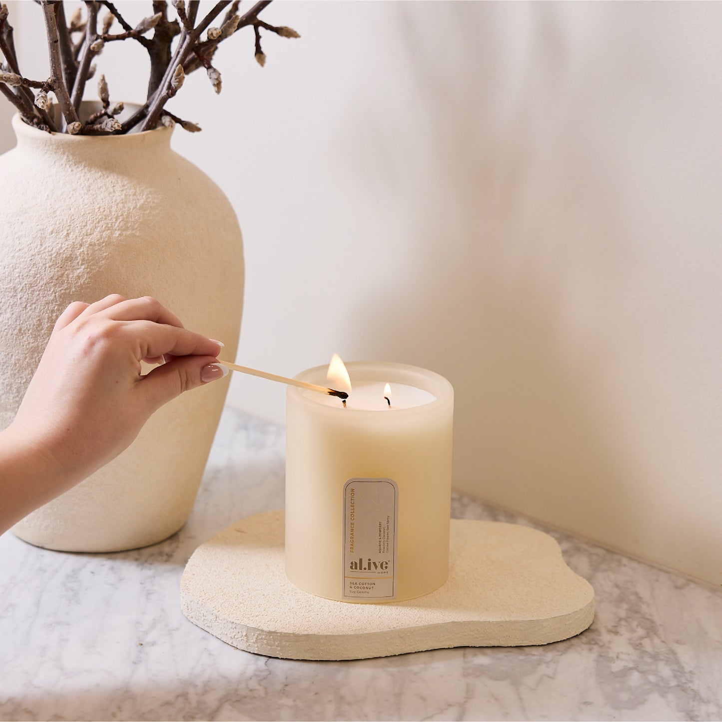 al.ive soy candle - sea cotton & coconut