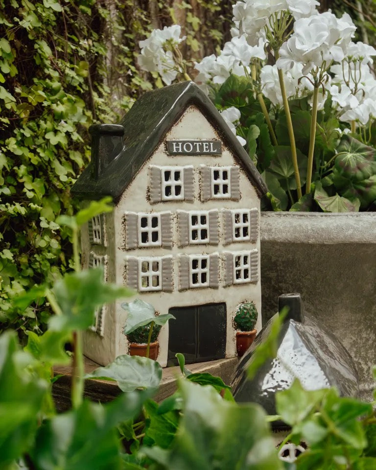 Easter Tealight House - Hotel