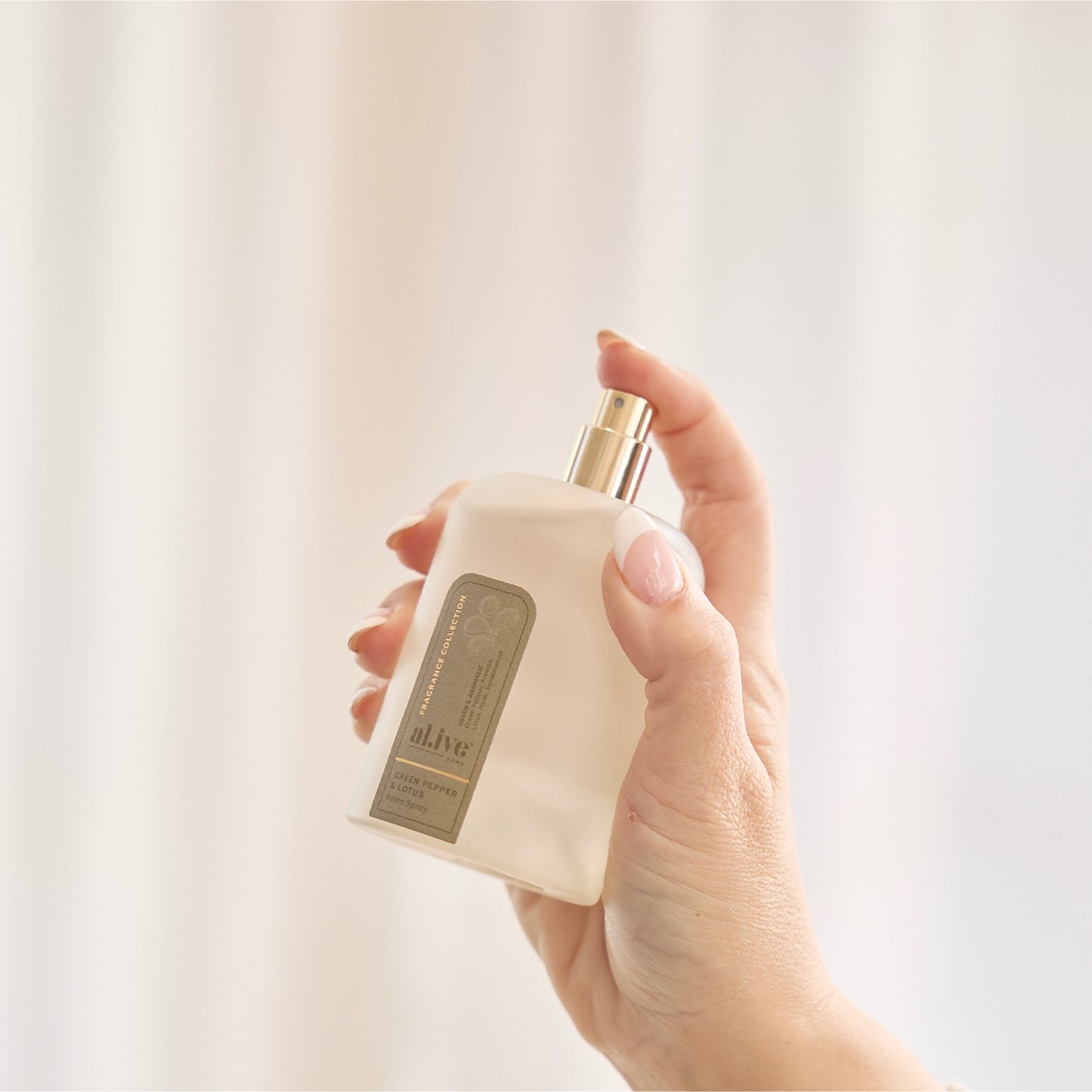 al.ive room spray - mango & lychee