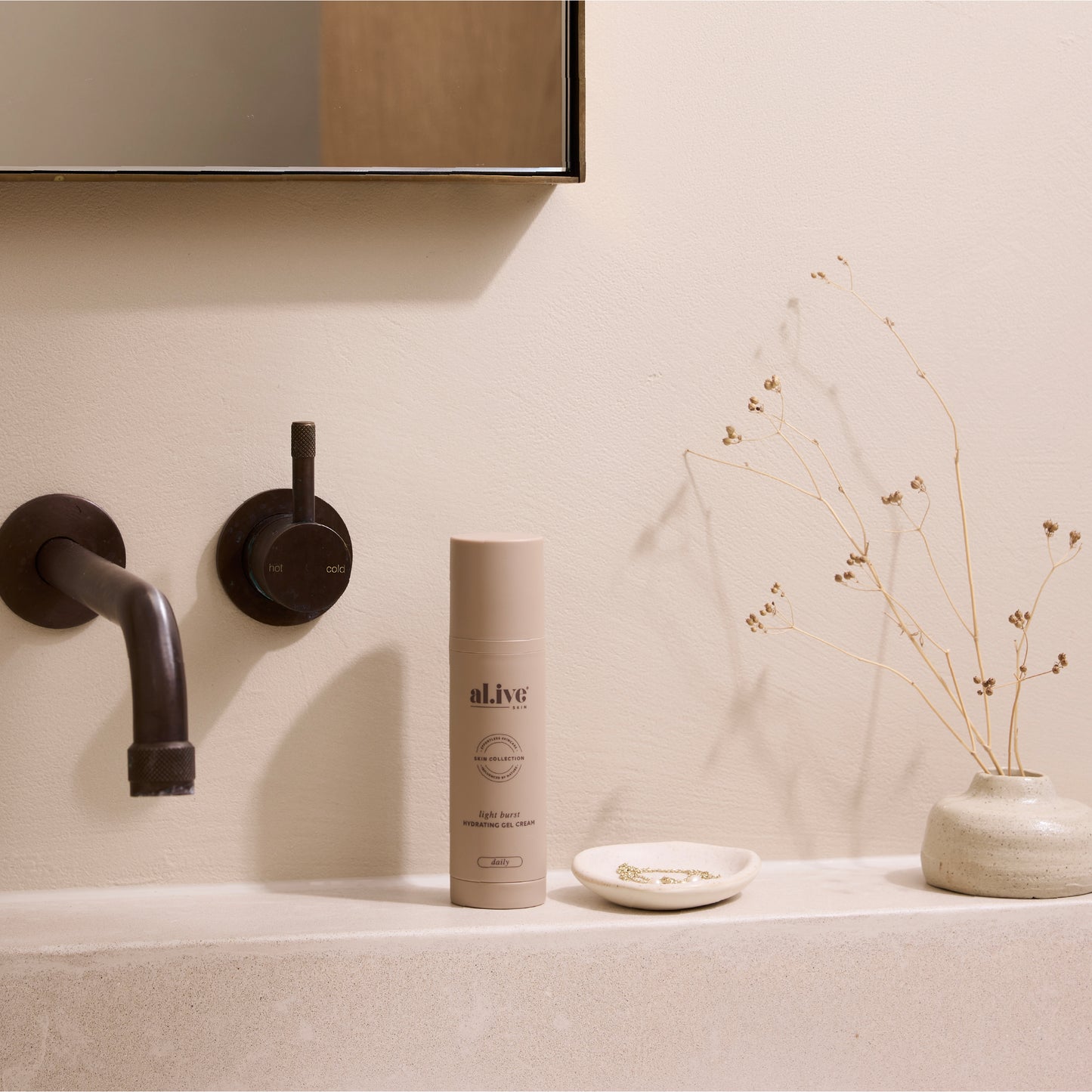 al.ive skin light burst hydrating gel cream